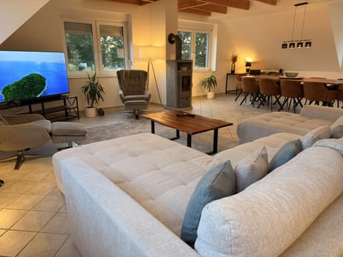 Living room, Dining area, fireplace