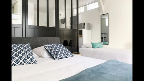 Bed, Photo of the whole room