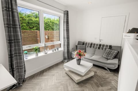 Patio, View (from property/room), Balcony/Terrace, Living room, Seating area