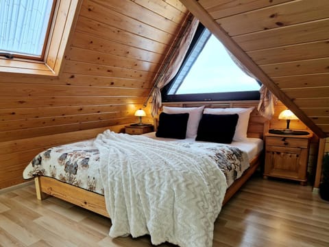 Property building, Bed, Photo of the whole room, Bedroom