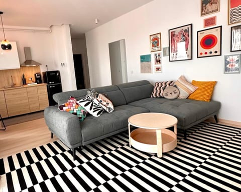Kitchen or kitchenette, Living room, Seating area, minibar