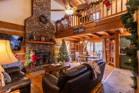 5 Bears Cabin Cabin in Brushy Fork