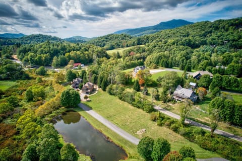 Creekside Hideaway at The Farm House in Banner Elk