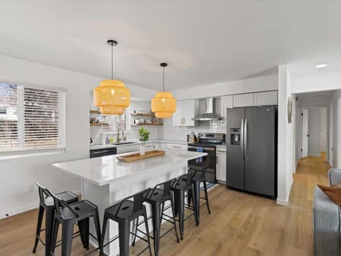 Kitchen or kitchenette, Dining area, dishwasher, oven, stove
