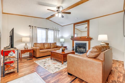 Relax, Swim and Explore Home in Wimberley! House in Canyon Lake