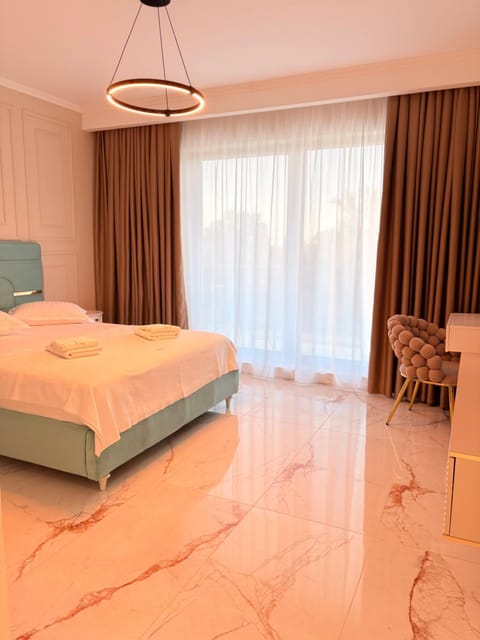 Bed, Living room, Photo of the whole room, Seating area, Bedroom