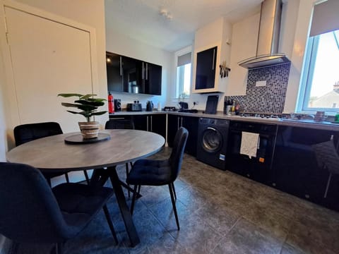 Glasgow Apartment close to the airport Apartment in Paisley