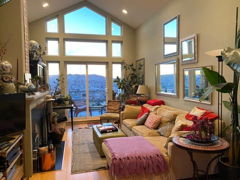 Living room, Seating area, City view