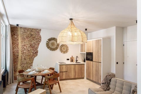 Kitchen or kitchenette, Living room, Seating area, oven, stove