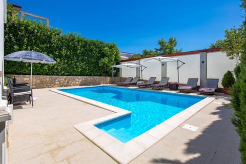 Pool view, Swimming pool