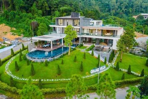 Day, Natural landscape, Swimming pool