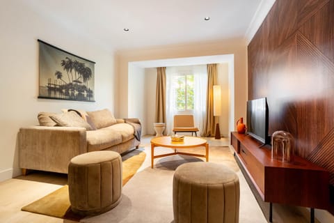 Communal lounge/ TV room, Living room