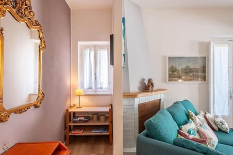 Lovely Apt with Garden and TANK Pool near the City Apartment in Capannori