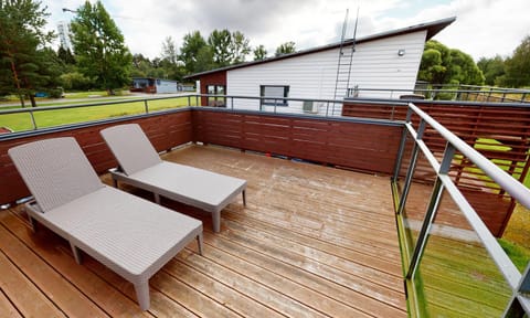 Patio, Spring, Balcony/Terrace, sunbed