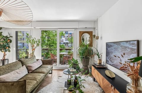 Communal lounge/ TV room, TV and multimedia, Living room