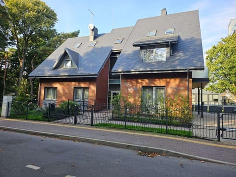 Property building, Day, Street view