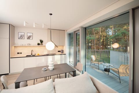 Dining area, kitchen