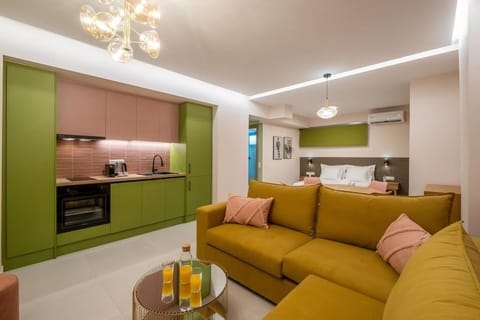 Kitchen or kitchenette, Living room, Seating area, stove