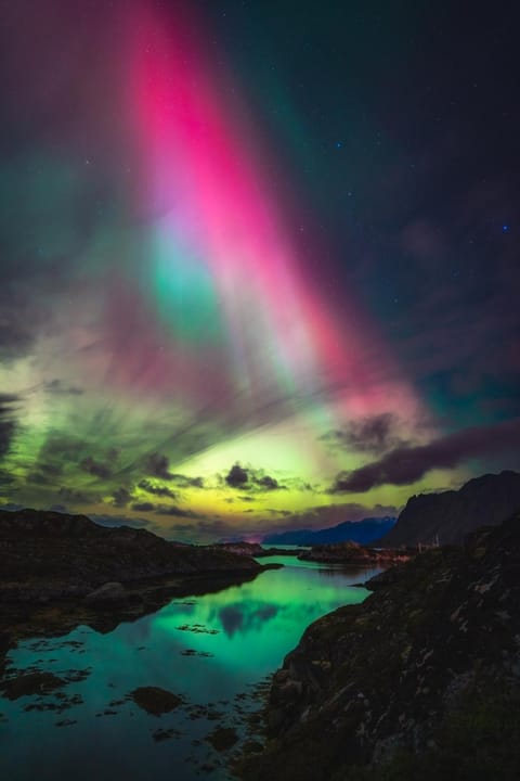 Nearby landmark, Natural landscape, Lake view