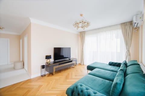 TV and multimedia, Living room, air conditioner, air conditioner
