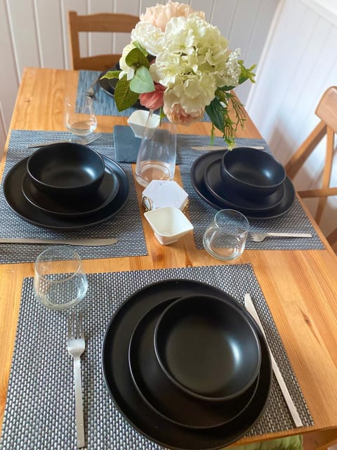 Dining area, Food