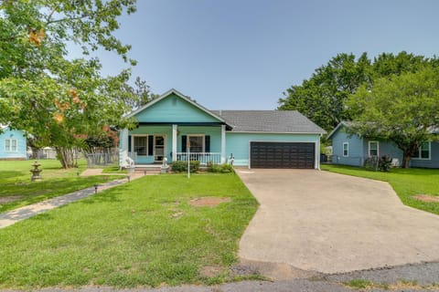 Walk to Lake, Parks and Dining Eufala Family Home! House in Longtown