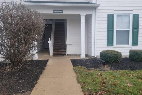 Nice Condo on Nature Preserve Apartment in Dublin