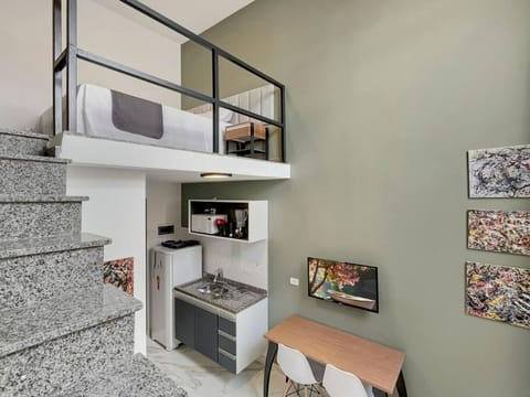 Kitchen or kitchenette, minibar, oven, toaster
