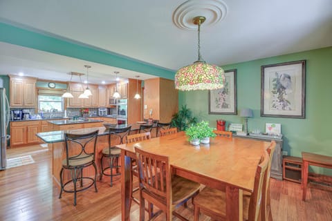 Peaceful Bluff City Retreat with Fire Pit and Grill House in Bristol