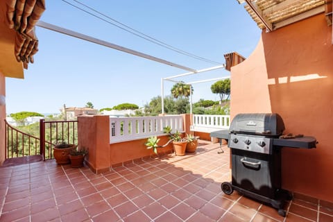 Patio, Day, BBQ facilities, View (from property/room), Balcony/Terrace