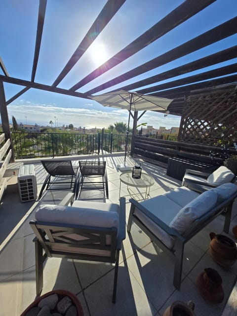 Dailon Oasis Apartment in Peyia