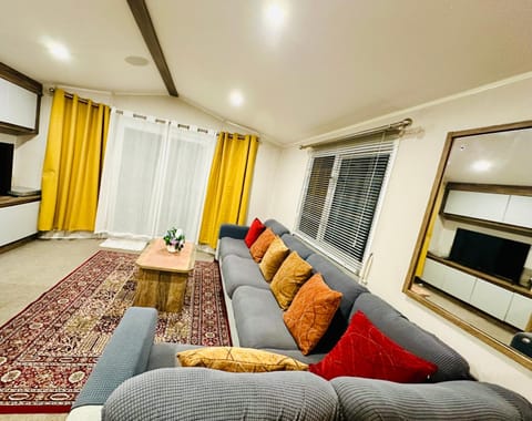 The Lakeside21 Caravan 8 berth with Hot tub at Tattershall Lakes House in Tattershall