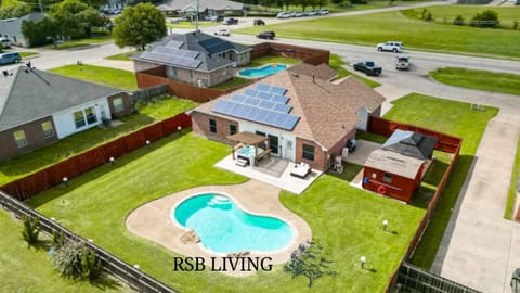 Neighbourhood, Bird's eye view, Hot Tub, Swimming pool, sunbed