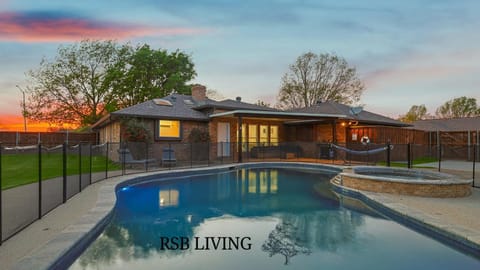 Swimming pool, Swimming pool, sunbed