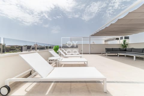 Balcony/Terrace, sunbed