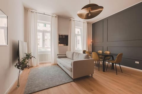 Communal lounge/ TV room, TV and multimedia, Living room, Seating area