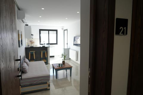 TV and multimedia, Living room, Photo of the whole room, Seating area