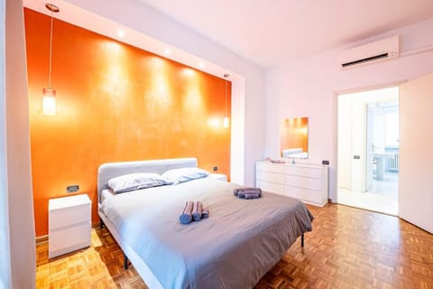 Bed, Photo of the whole room, Bedroom, towels, wardrobe, air conditioner