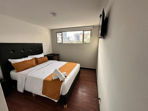 Bed, towels