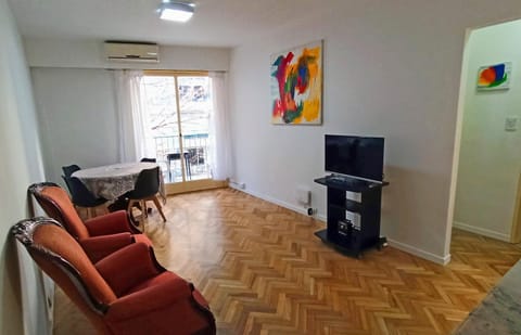 TV and multimedia, Living room, Dining area, Evening entertainment, air conditioner