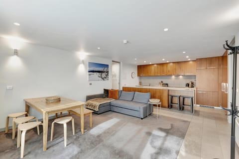 Kitchen or kitchenette, Living room