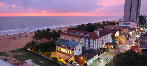 Balcony/Terrace, Beach, City view, Sea view, Street view, Sunset
