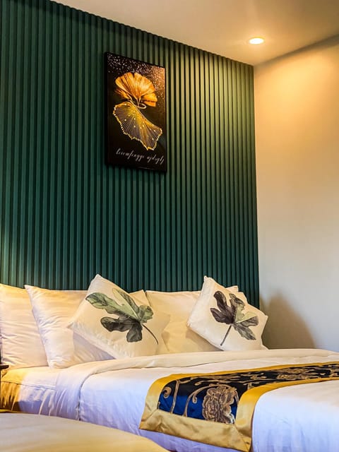 Bed, Living room, Bedroom