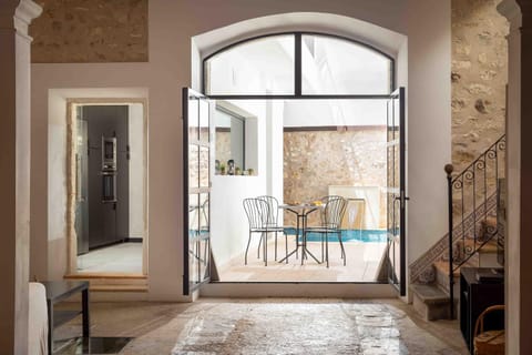Patio, Facade/entrance, View (from property/room)