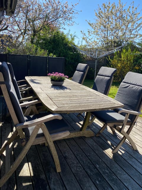 Spring, Day, Dining area