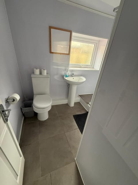 Suli House-Families and Couples only- 3 minutes' walk to the seafront Apartment in Blackpool