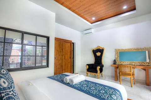 Bed, Photo of the whole room, Bedroom, towels, wardrobe, air conditioner