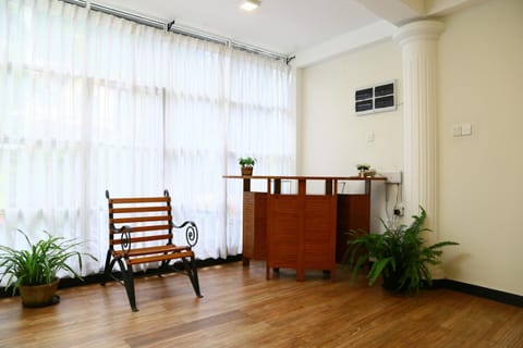 Property building, Seating area