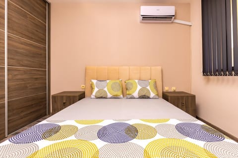 Bed, Bedroom, air conditioner