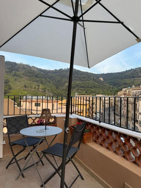 Day, Natural landscape, View (from property/room), Balcony/Terrace, Mountain view